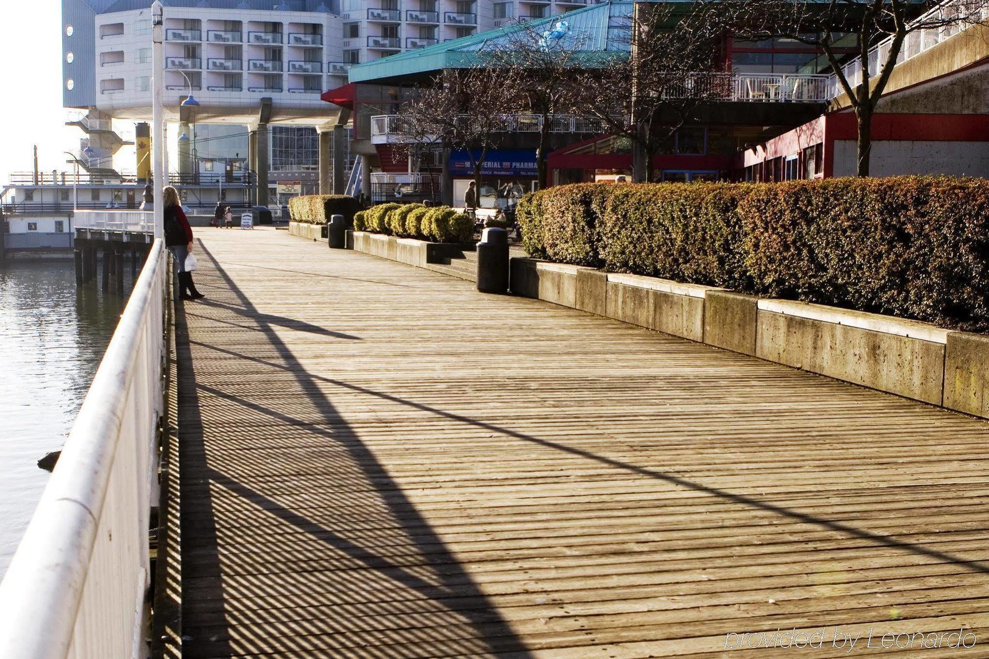 Inn At The Quay New Westminster Exterior photo